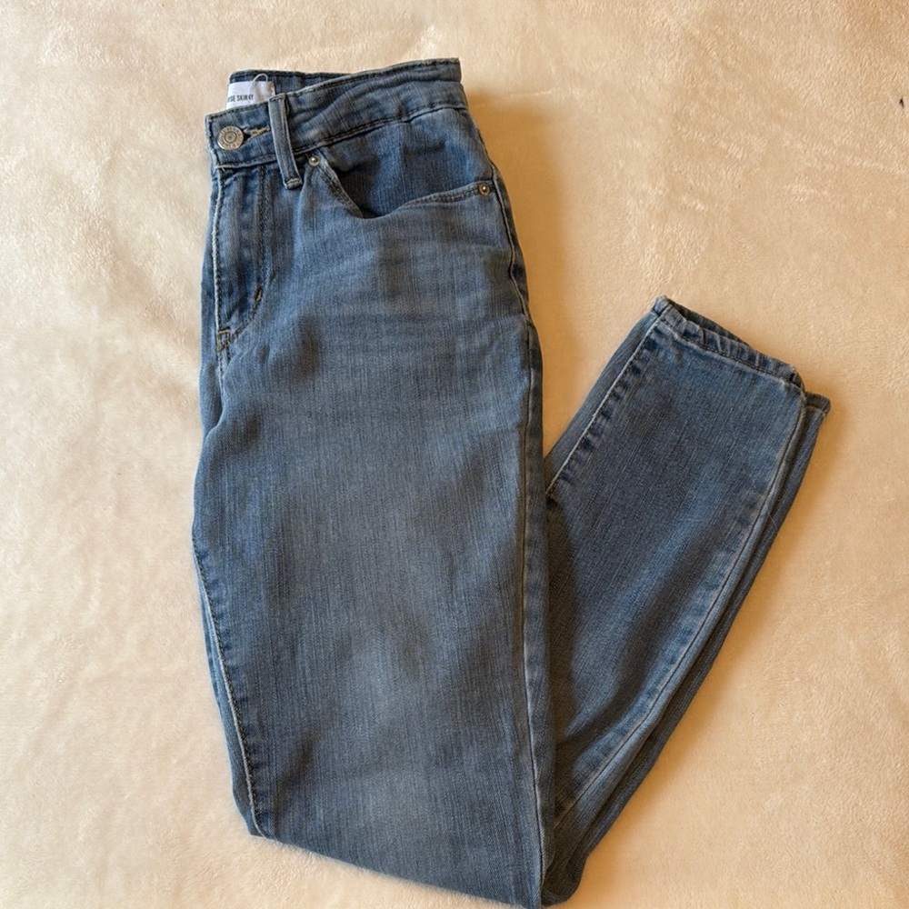 💜 Levi’s Mid Rise Skinny Jeans